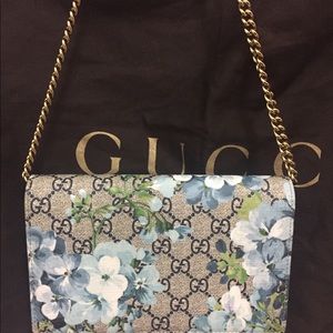 Gucci GG Blue Bloom Supreme Chain Bag